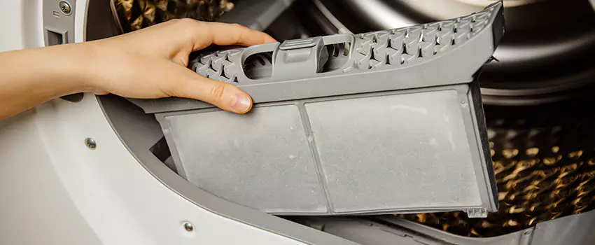 Signs Of A Clogged Dryer Lint Trap in Tumwater, Washington